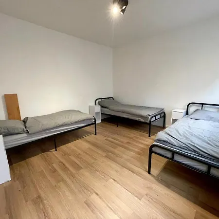 公寓 Homebase Mit Kueche Und Drei Einzelbetten *