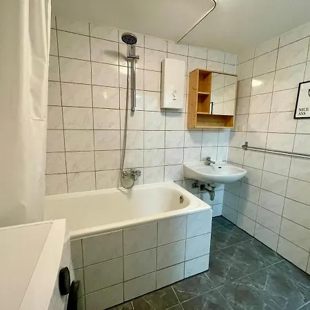 Homebase Mit Kueche Und Drei Einzelbetten