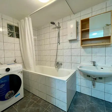 Homebase Mit Kueche Und Drei Einzelbetten *