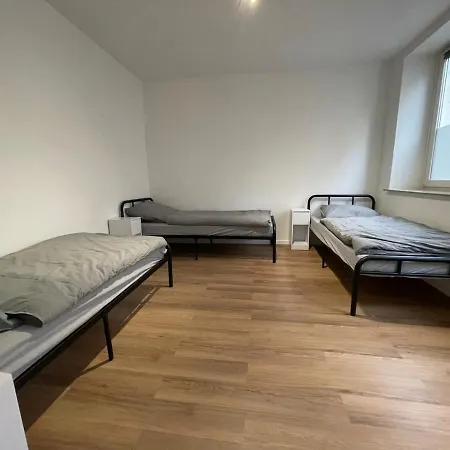 Homebase Mit Kueche Und Drei Einzelbetten